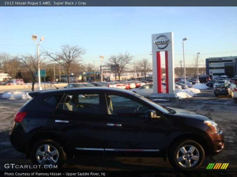 Super Black / Gray 2013 Nissan Rogue S AWD