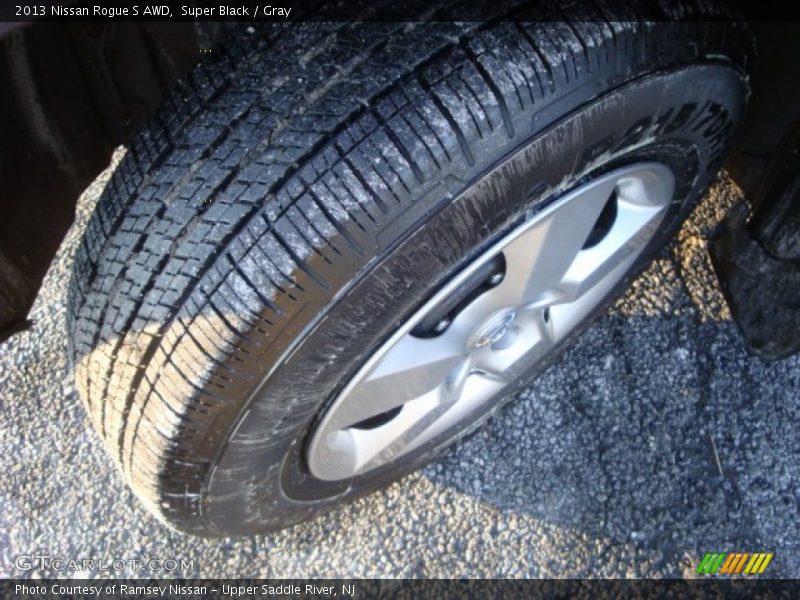 Super Black / Gray 2013 Nissan Rogue S AWD