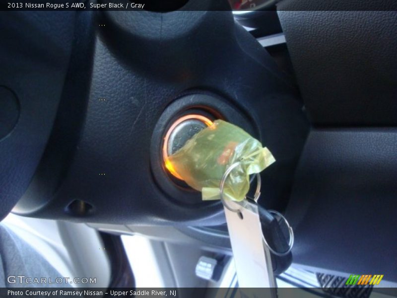 Super Black / Gray 2013 Nissan Rogue S AWD