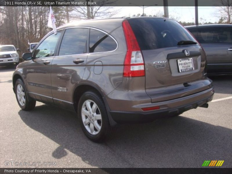 Urban Titanium Metallic / Black 2011 Honda CR-V SE