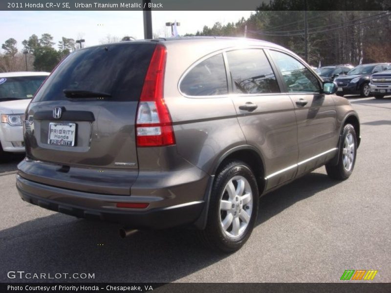Urban Titanium Metallic / Black 2011 Honda CR-V SE