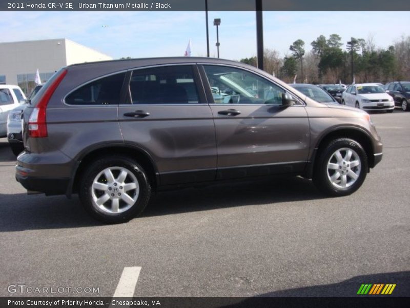 Urban Titanium Metallic / Black 2011 Honda CR-V SE