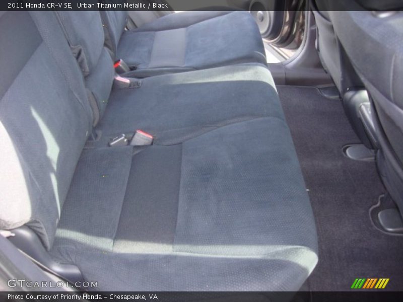 Urban Titanium Metallic / Black 2011 Honda CR-V SE