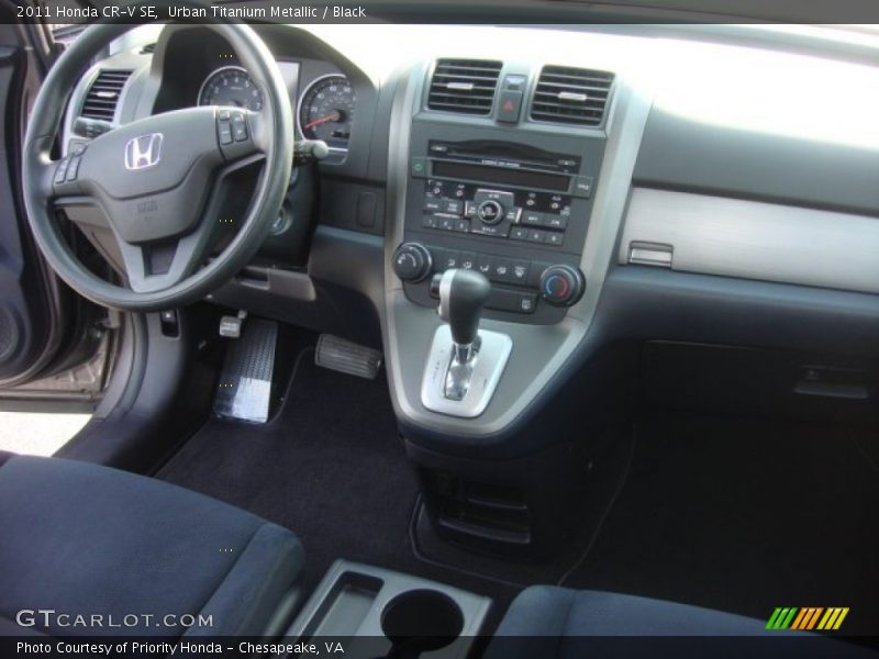 Urban Titanium Metallic / Black 2011 Honda CR-V SE