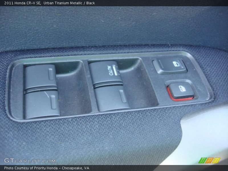 Urban Titanium Metallic / Black 2011 Honda CR-V SE