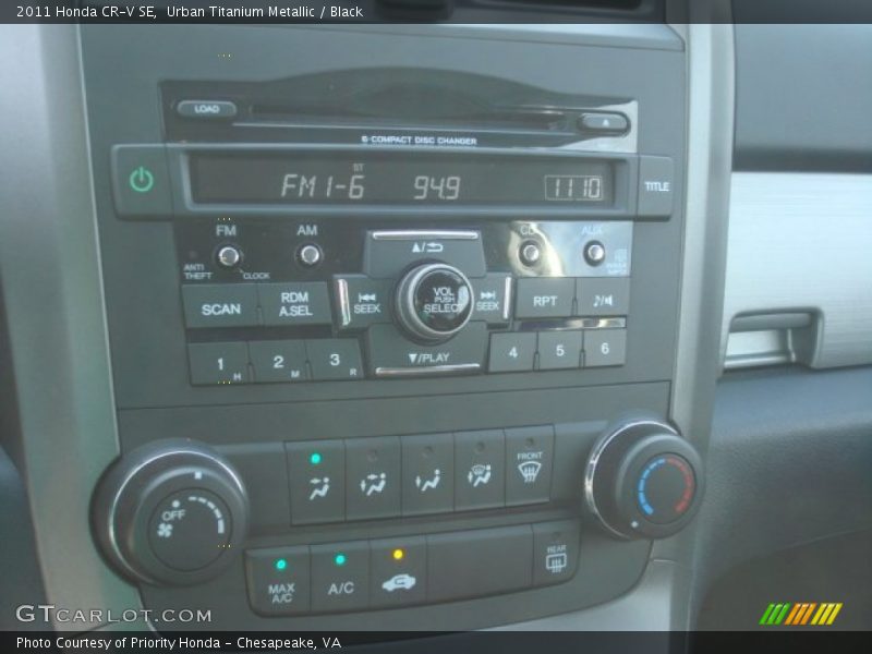 Urban Titanium Metallic / Black 2011 Honda CR-V SE