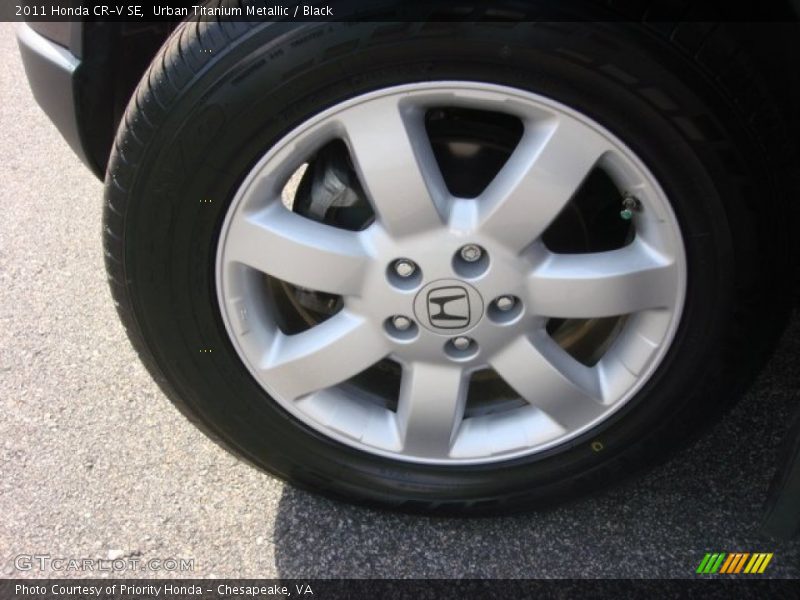 Urban Titanium Metallic / Black 2011 Honda CR-V SE