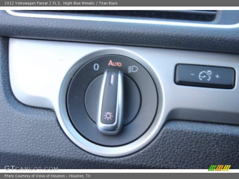 Night Blue Metallic / Titan Black 2012 Volkswagen Passat 2.5L S
