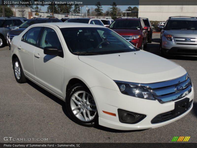 Front 3/4 View of 2011 Fusion S