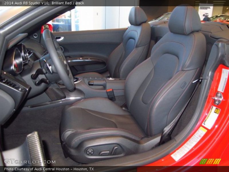 Front Seat of 2014 R8 Spyder V10
