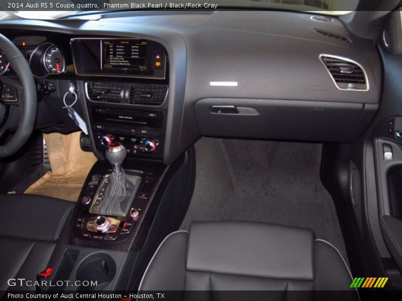 Dashboard of 2014 RS 5 Coupe quattro