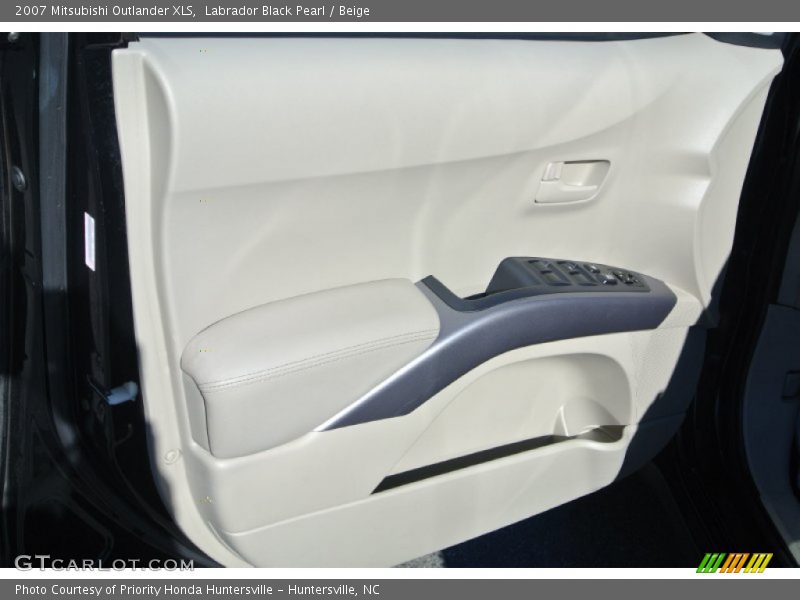 Labrador Black Pearl / Beige 2007 Mitsubishi Outlander XLS