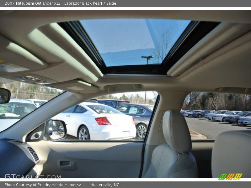 Labrador Black Pearl / Beige 2007 Mitsubishi Outlander XLS