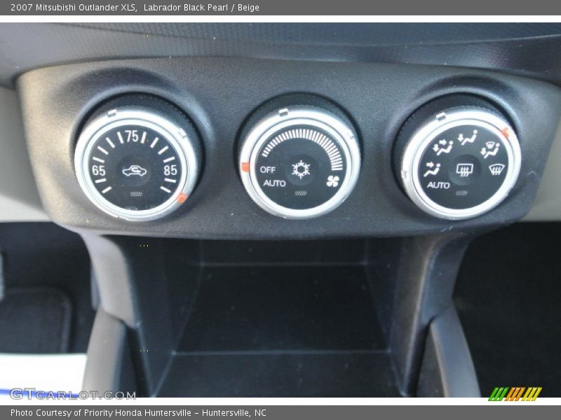 Labrador Black Pearl / Beige 2007 Mitsubishi Outlander XLS