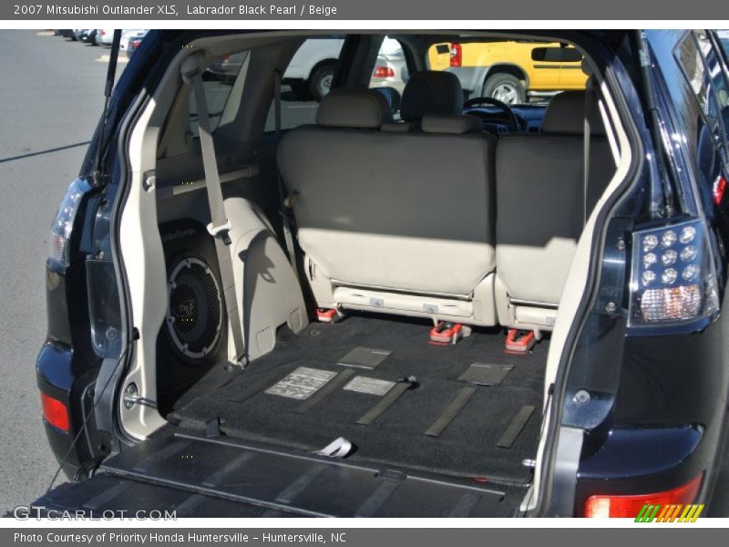 Labrador Black Pearl / Beige 2007 Mitsubishi Outlander XLS