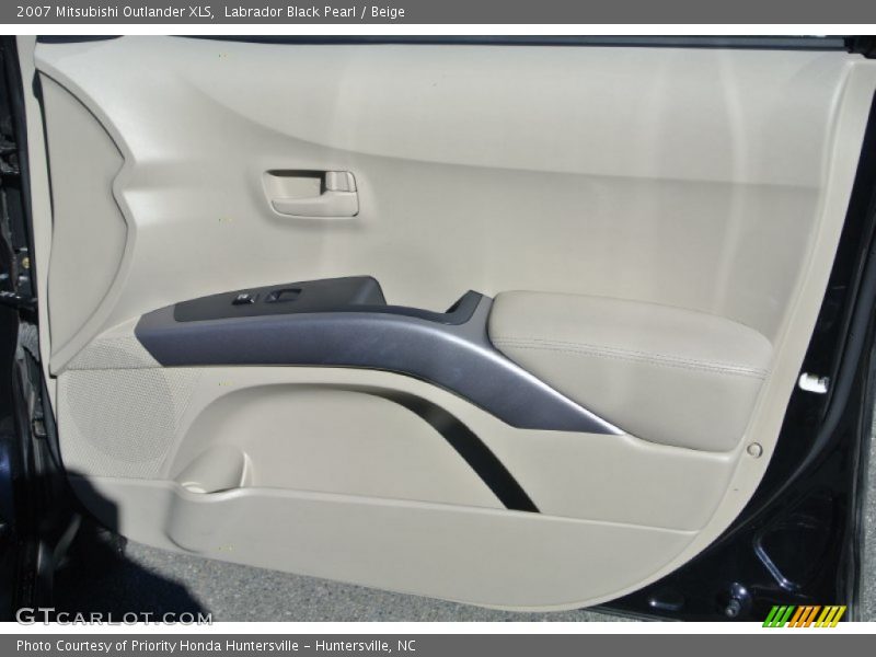 Labrador Black Pearl / Beige 2007 Mitsubishi Outlander XLS
