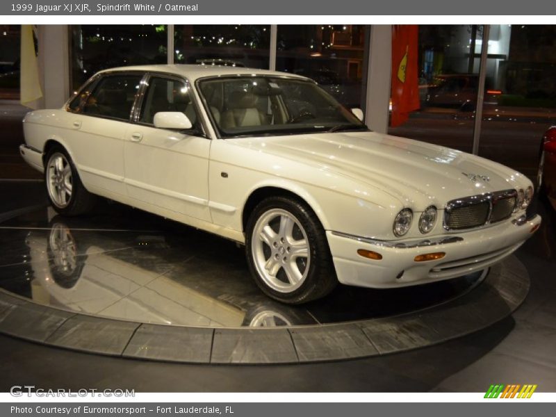 Spindrift White / Oatmeal 1999 Jaguar XJ XJR