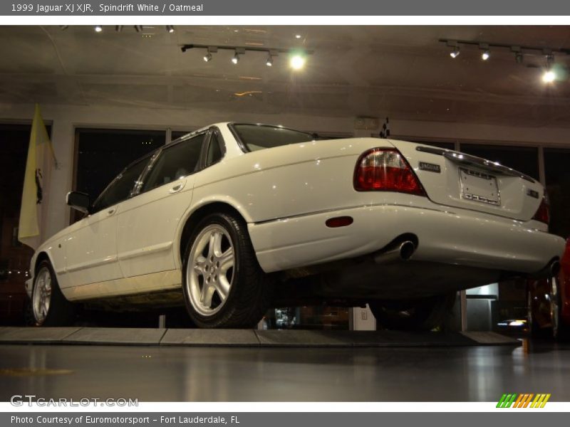 Spindrift White / Oatmeal 1999 Jaguar XJ XJR
