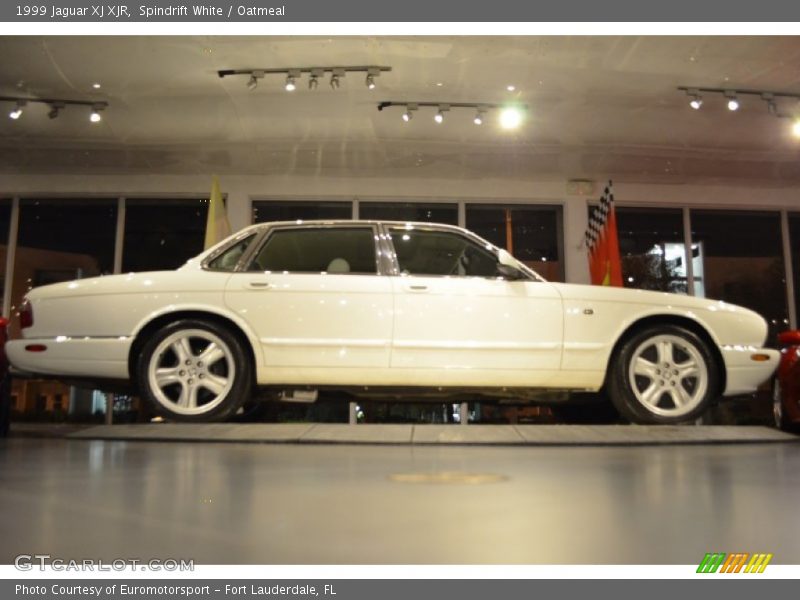 Spindrift White / Oatmeal 1999 Jaguar XJ XJR
