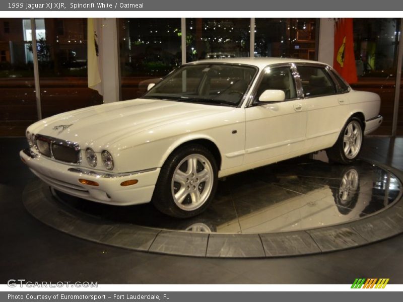 Spindrift White / Oatmeal 1999 Jaguar XJ XJR
