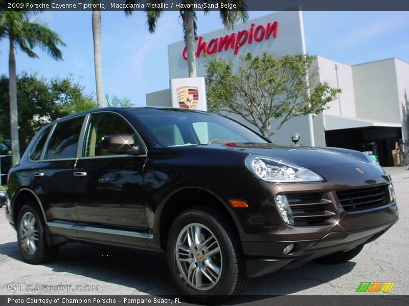 Macadamia Metallic / Havanna/Sand Beige 2009 Porsche Cayenne Tiptronic