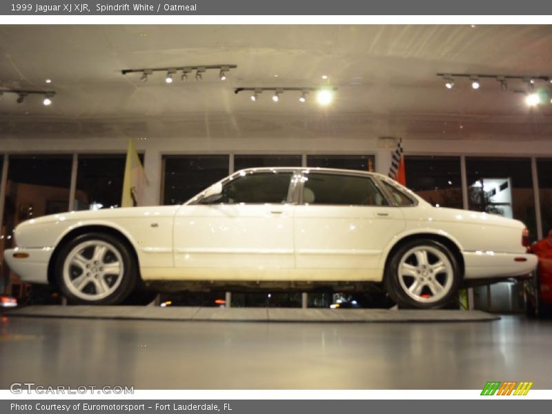 Spindrift White / Oatmeal 1999 Jaguar XJ XJR