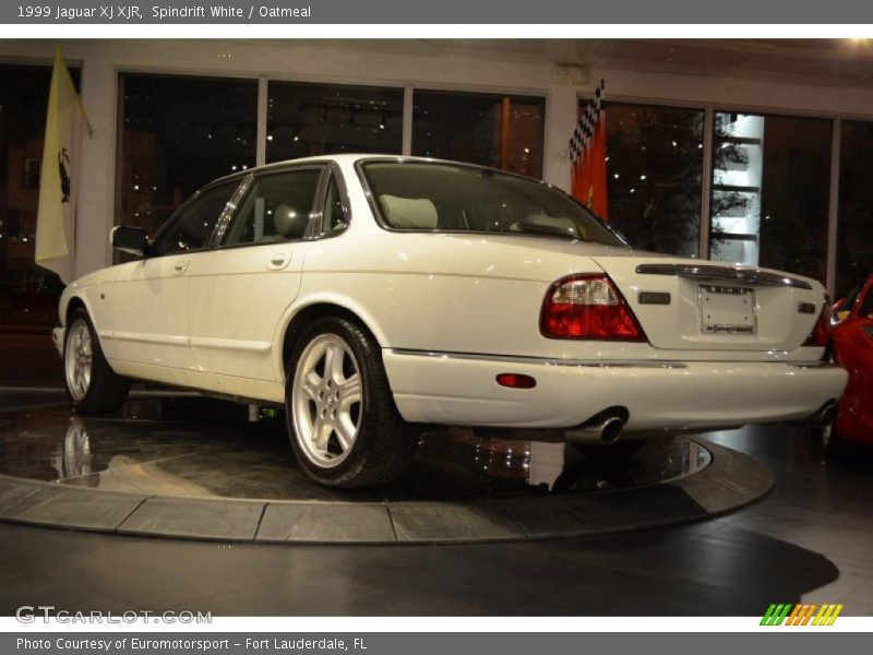 Spindrift White / Oatmeal 1999 Jaguar XJ XJR