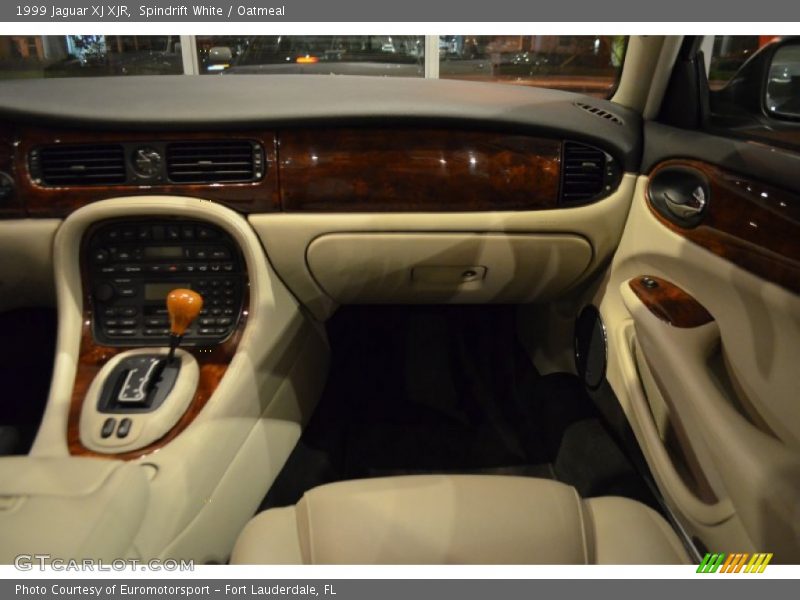 Spindrift White / Oatmeal 1999 Jaguar XJ XJR