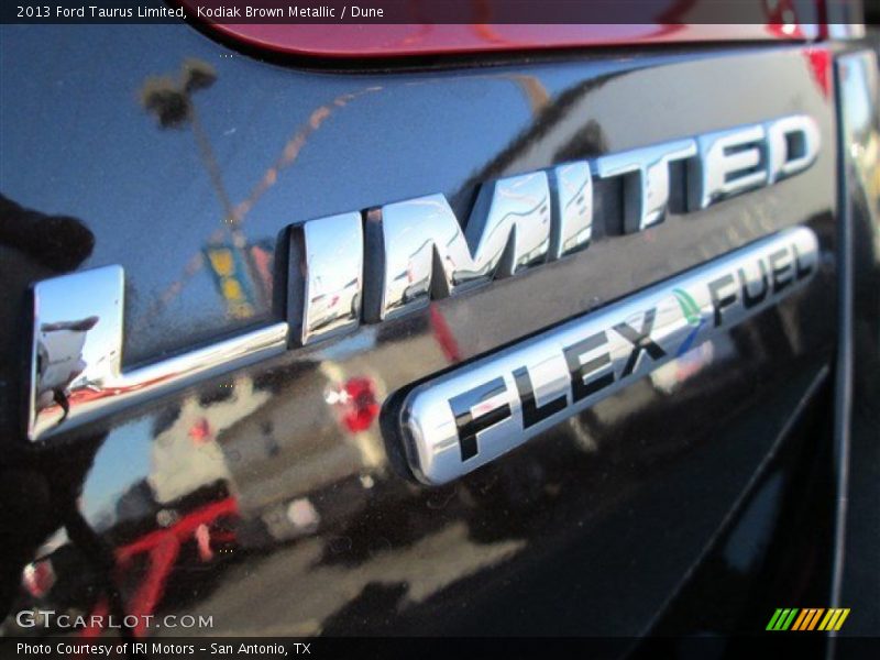 Kodiak Brown Metallic / Dune 2013 Ford Taurus Limited