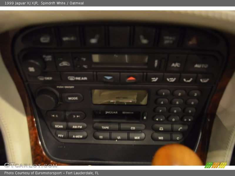 Spindrift White / Oatmeal 1999 Jaguar XJ XJR