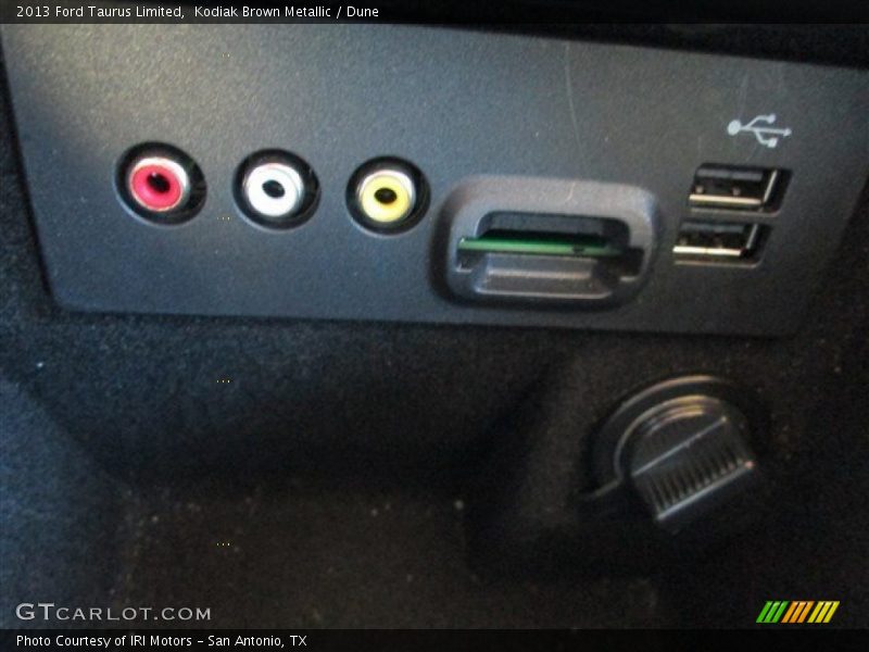 Kodiak Brown Metallic / Dune 2013 Ford Taurus Limited
