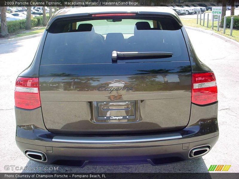 Macadamia Metallic / Havanna/Sand Beige 2009 Porsche Cayenne Tiptronic