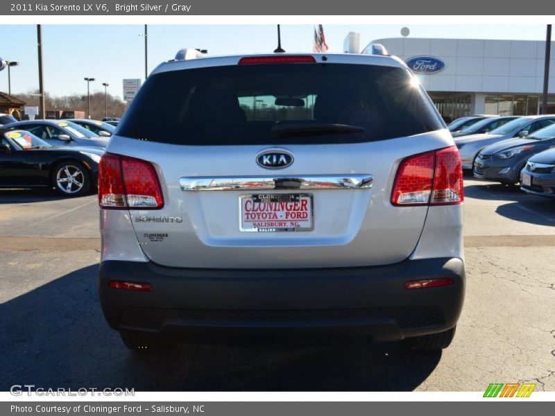 Bright Silver / Gray 2011 Kia Sorento LX V6