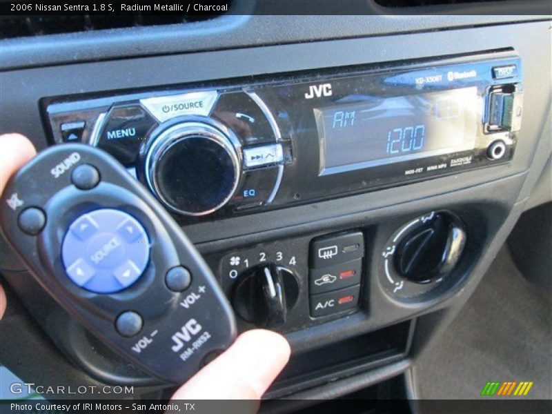 Radium Metallic / Charcoal 2006 Nissan Sentra 1.8 S