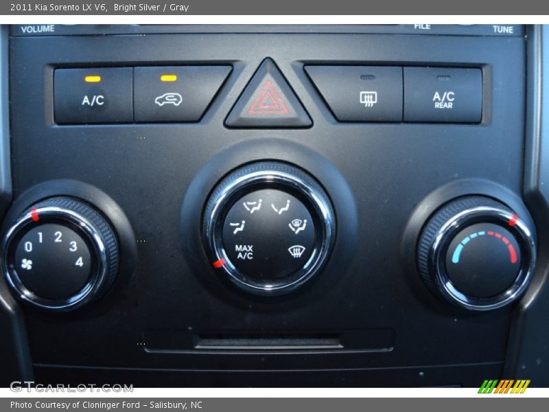 Bright Silver / Gray 2011 Kia Sorento LX V6