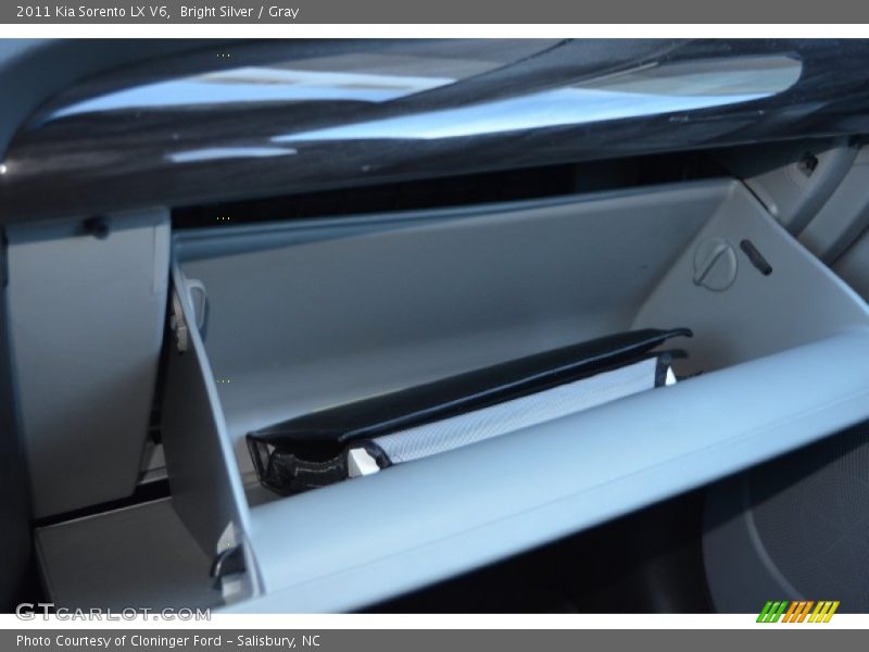 Bright Silver / Gray 2011 Kia Sorento LX V6