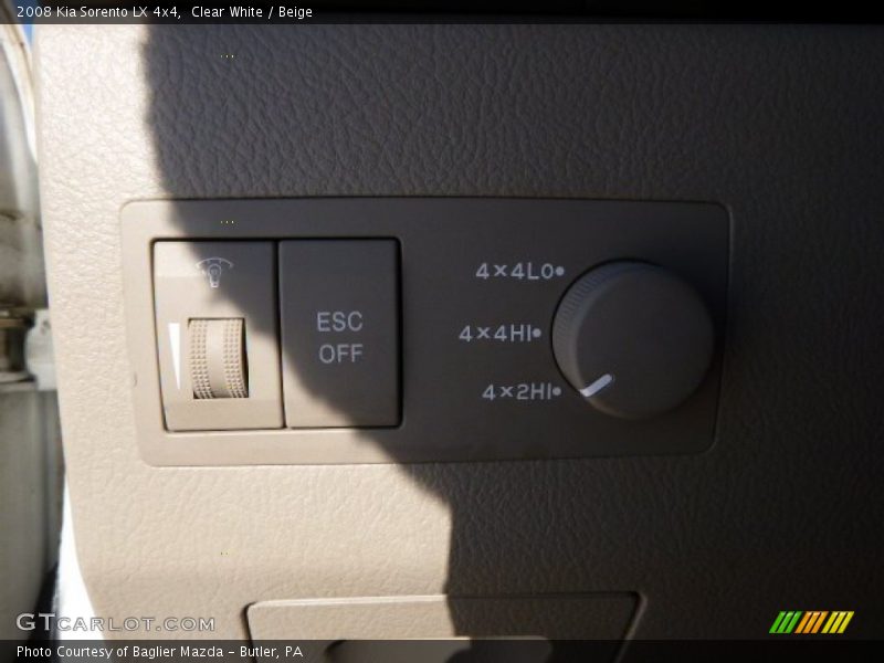 Clear White / Beige 2008 Kia Sorento LX 4x4