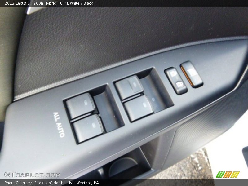 Ultra White / Black 2013 Lexus CT 200h Hybrid