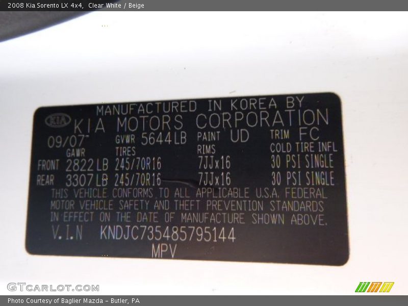 Clear White / Beige 2008 Kia Sorento LX 4x4