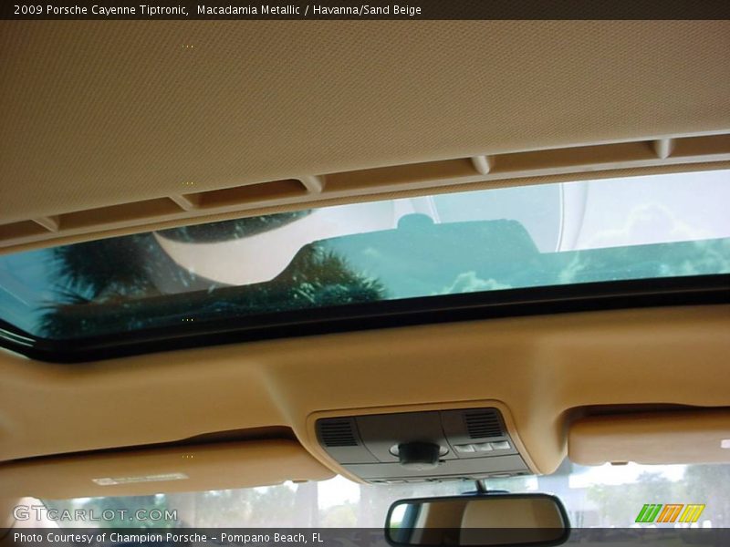 Macadamia Metallic / Havanna/Sand Beige 2009 Porsche Cayenne Tiptronic