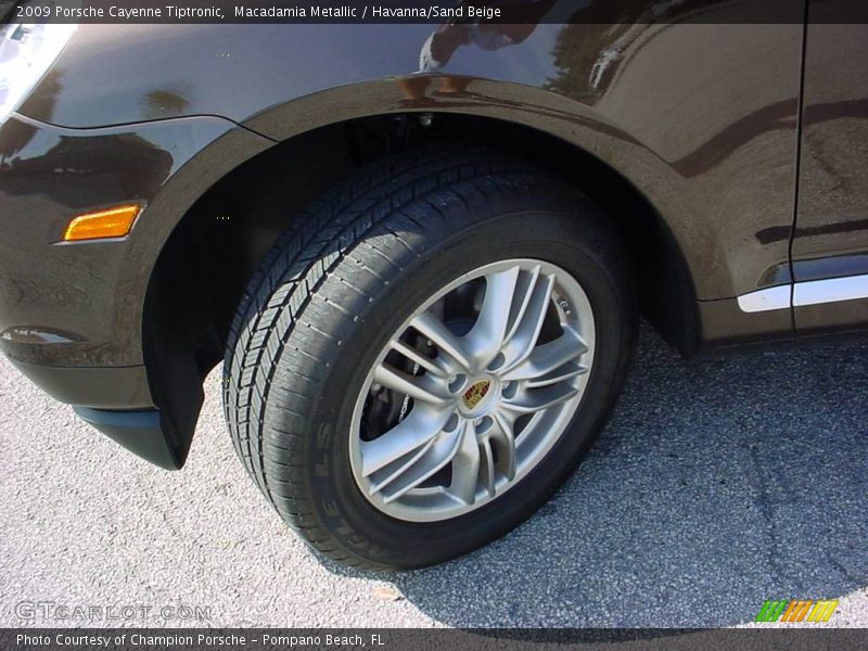 Macadamia Metallic / Havanna/Sand Beige 2009 Porsche Cayenne Tiptronic