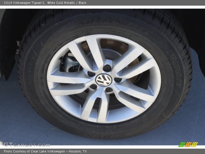 White Gold Metallic / Black 2014 Volkswagen Tiguan S