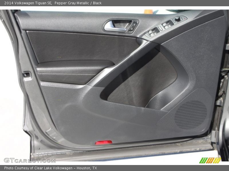 Pepper Gray Metallic / Black 2014 Volkswagen Tiguan SE