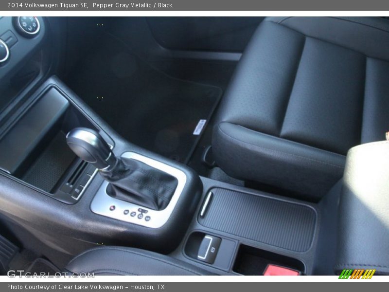 Pepper Gray Metallic / Black 2014 Volkswagen Tiguan SE