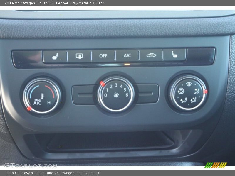 Pepper Gray Metallic / Black 2014 Volkswagen Tiguan SE