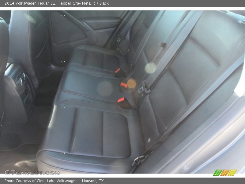Pepper Gray Metallic / Black 2014 Volkswagen Tiguan SE