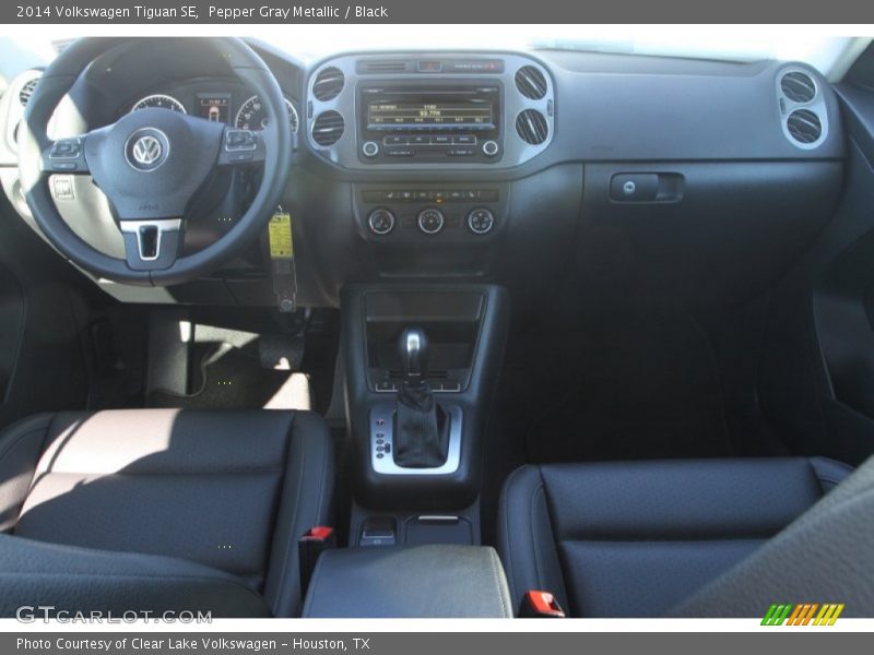 Pepper Gray Metallic / Black 2014 Volkswagen Tiguan SE