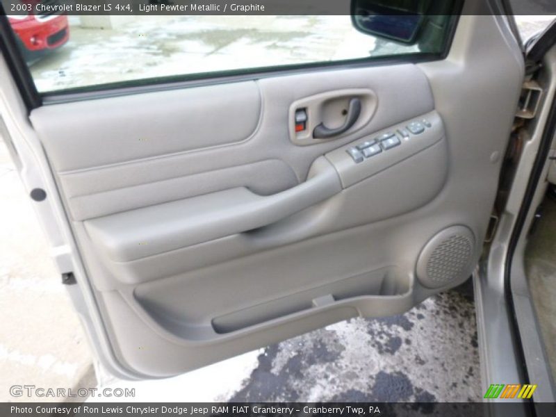 Light Pewter Metallic / Graphite 2003 Chevrolet Blazer LS 4x4
