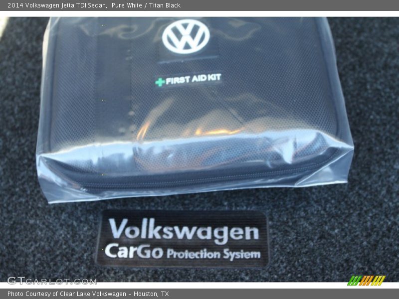 Pure White / Titan Black 2014 Volkswagen Jetta TDI Sedan