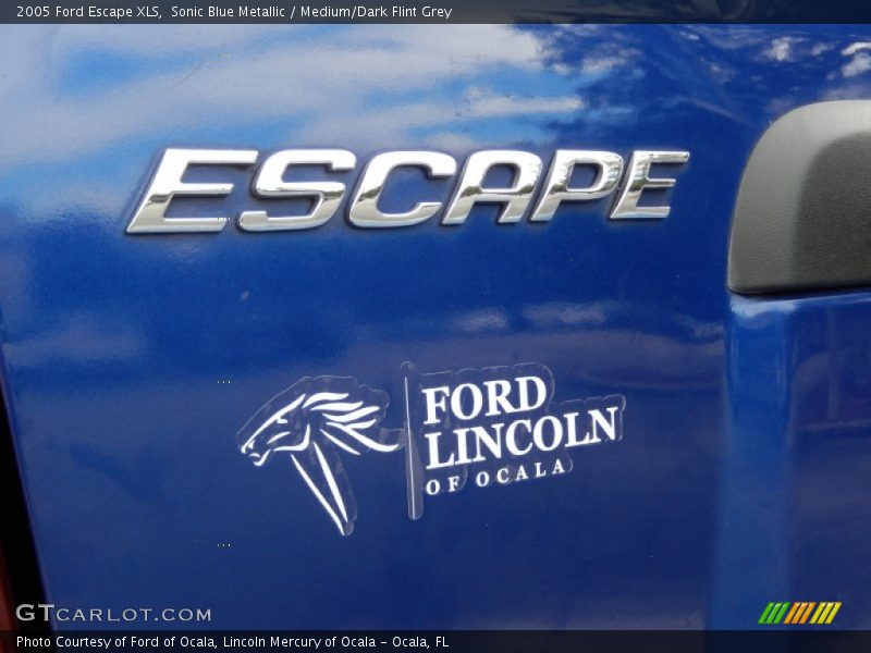 Sonic Blue Metallic / Medium/Dark Flint Grey 2005 Ford Escape XLS